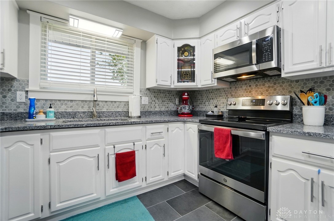 2369 Brown Bark Drive, Beavercreek, Ohio image 13