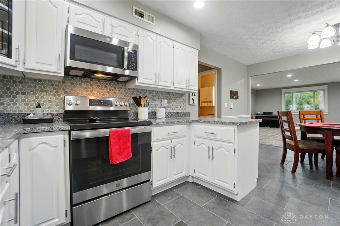 2369 Brown Bark Drive, Beavercreek, Ohio image 15