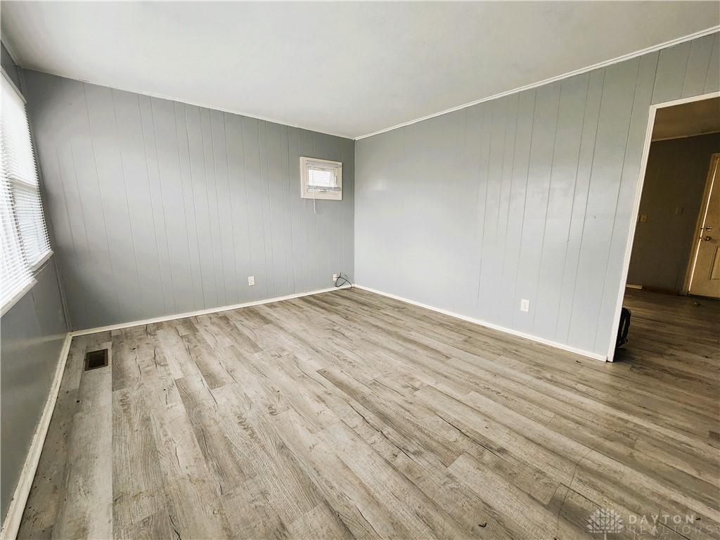 1303 Graystone Drive, Dayton, Ohio image 2