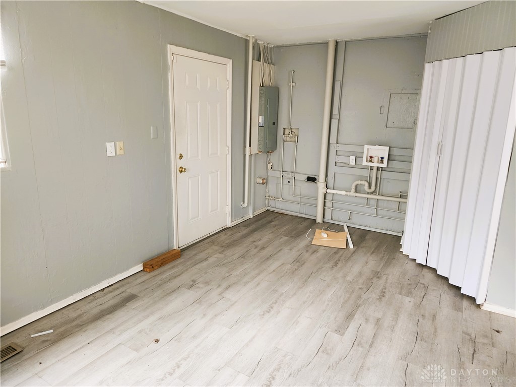 1303 Graystone Drive, Dayton, Ohio image 6