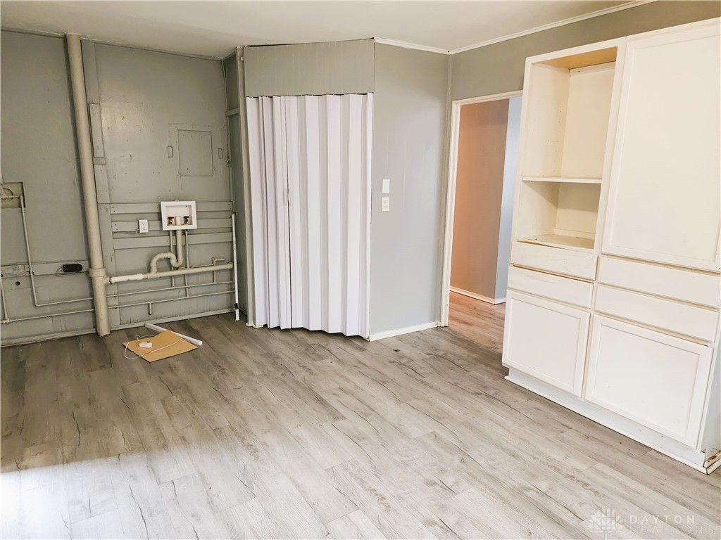 1303 Graystone Drive, Dayton, Ohio image 7