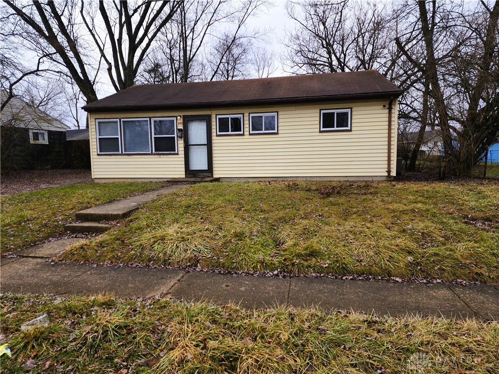 1303 Graystone Drive, Dayton, Ohio image 1