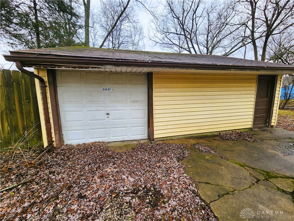 1303 Graystone Drive, Dayton, Ohio image 16