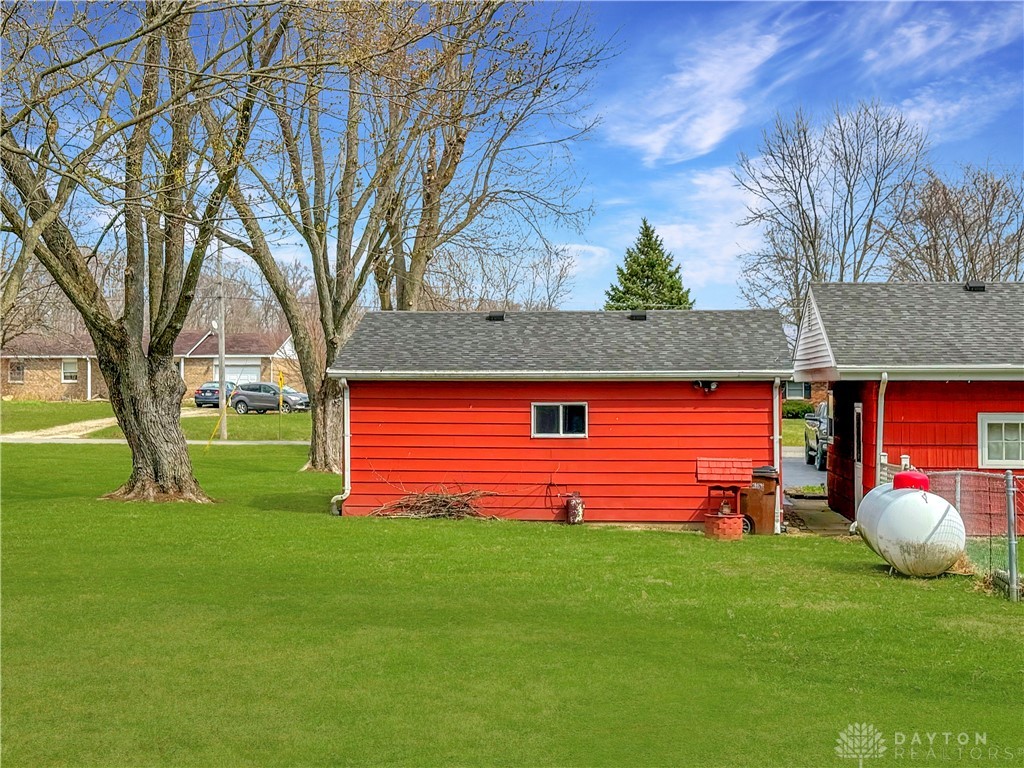 6898 White Springs Drive, Greenville, Ohio image 24