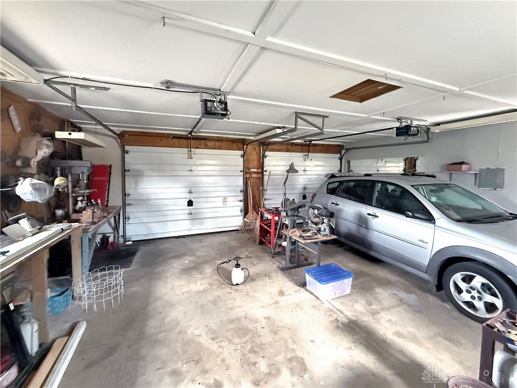 6898 White Springs Drive, Greenville, Ohio image 20