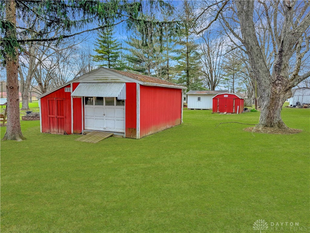 6898 White Springs Drive, Greenville, Ohio image 27