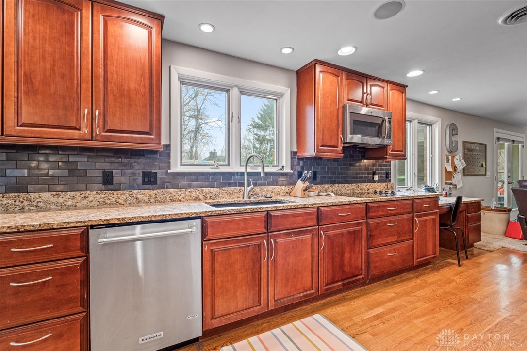2021 Fox Run Road, Dayton, Ohio image 9
