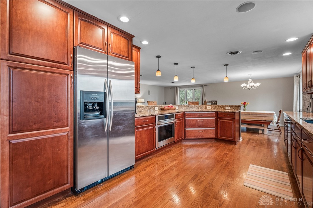 2021 Fox Run Road, Dayton, Ohio image 8