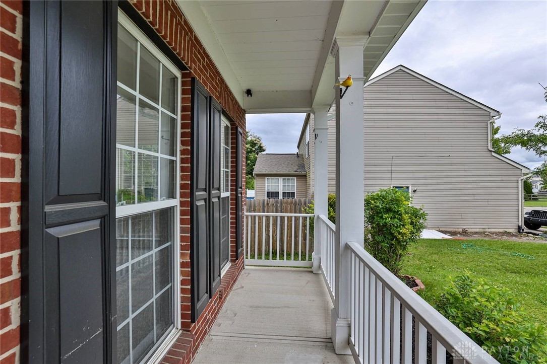 510 Delaware Crossing, Trenton, Ohio image 2