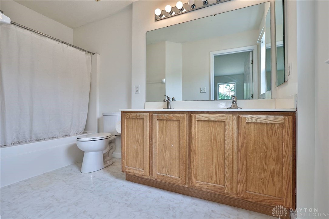 510 Delaware Crossing, Trenton, Ohio image 23