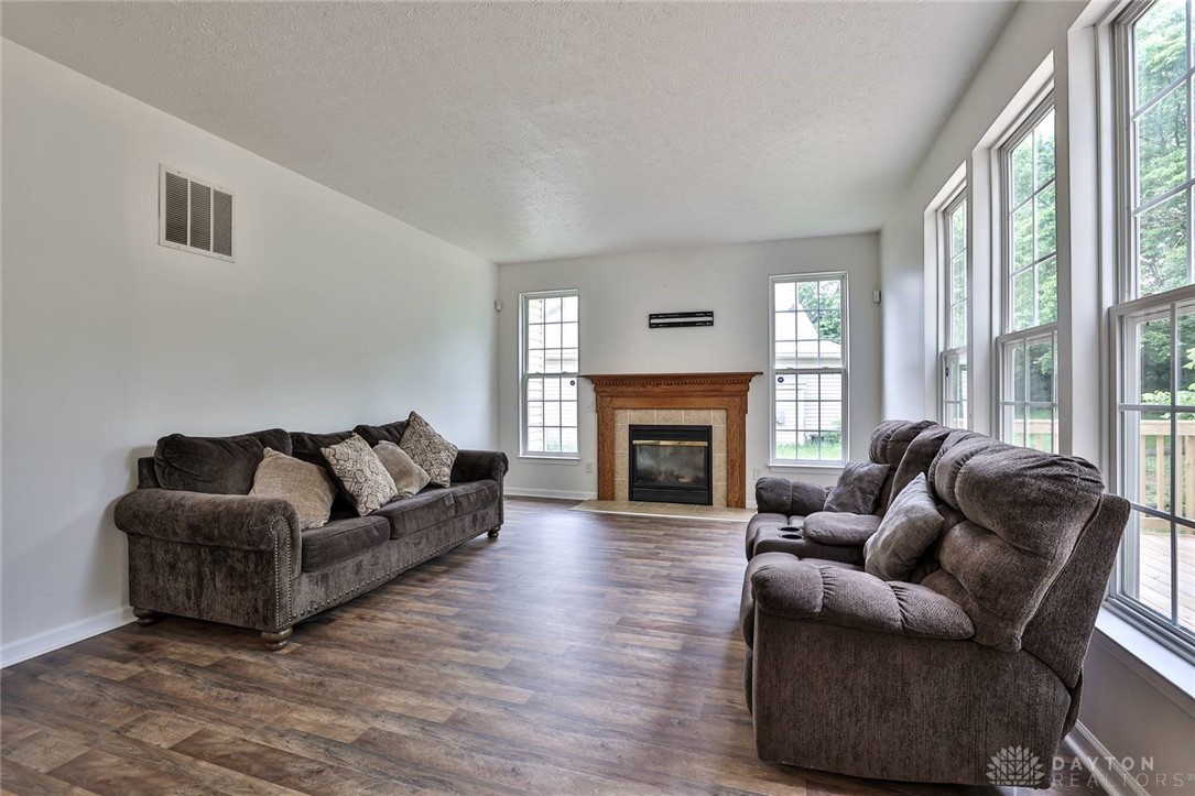 510 Delaware Crossing, Trenton, Ohio image 4