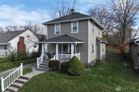 Photo of 2252 Ontario Avenue, Springfield, OH 45505 (MLS # 948737)