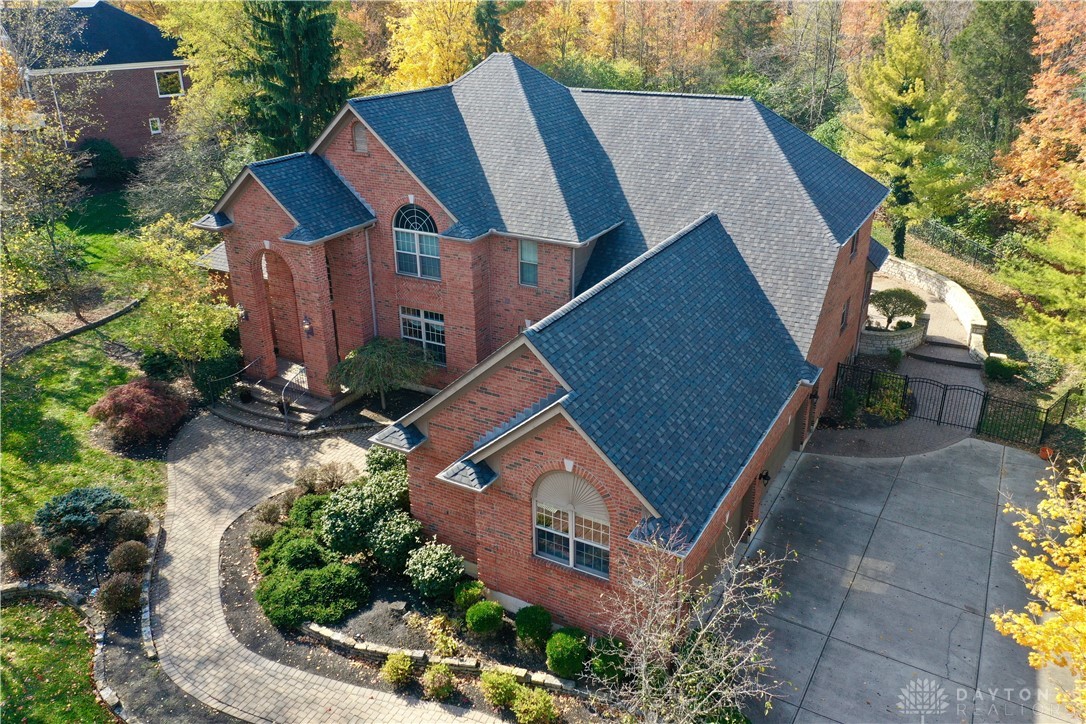 8037 Woodbridge Court, Springboro, Ohio image 2