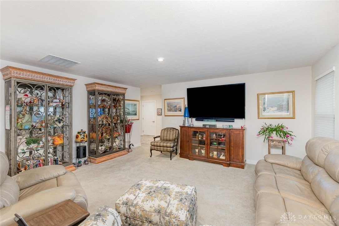 5688 Woodcreek Dr, Middletown, Ohio image 5