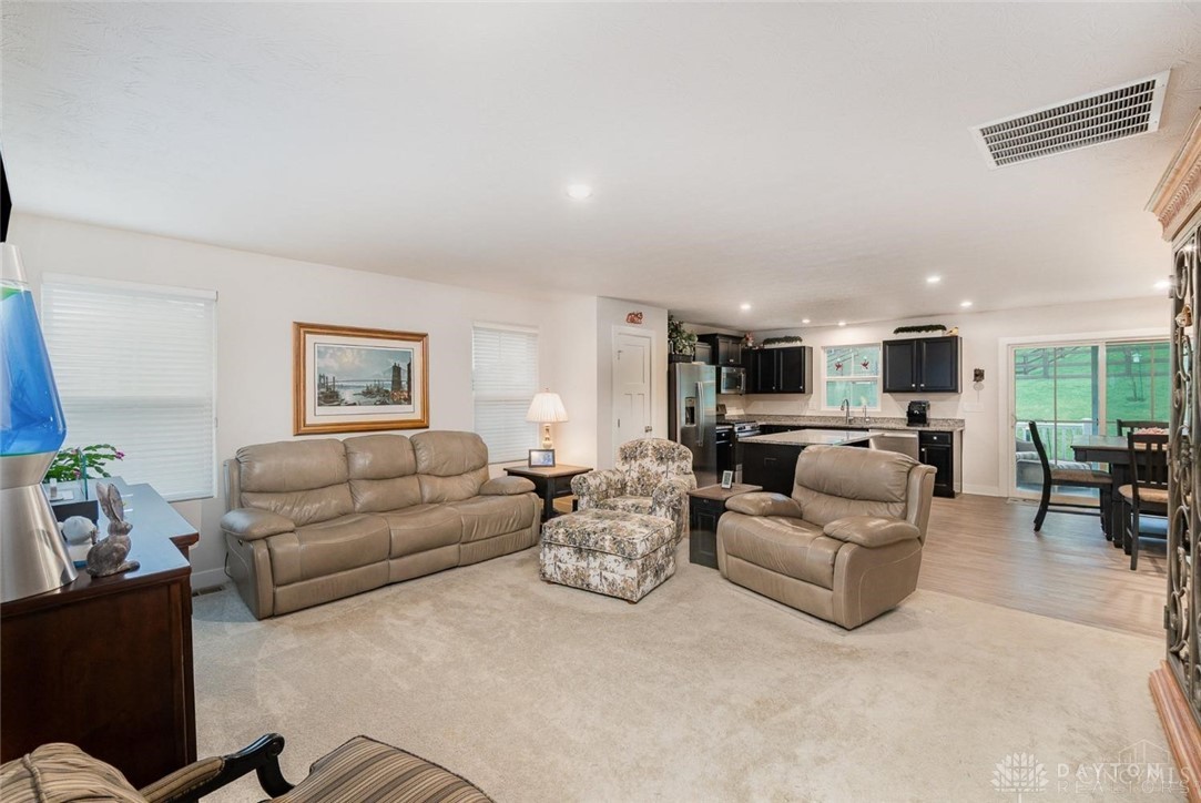 5688 Woodcreek Dr, Middletown, Ohio image 4