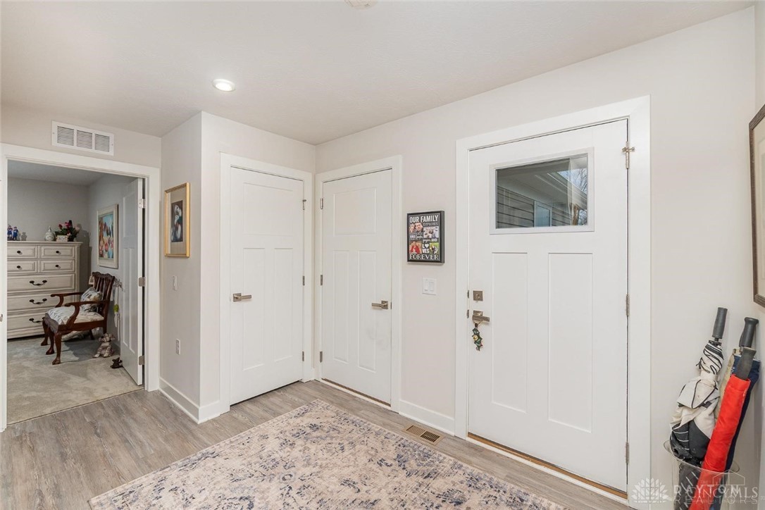 5688 Woodcreek Dr, Middletown, Ohio image 3