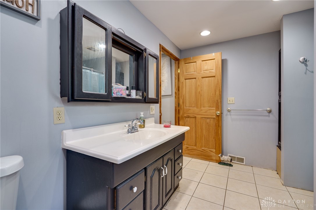 2491 S Clayton Road, Farmersville, Ohio image 37