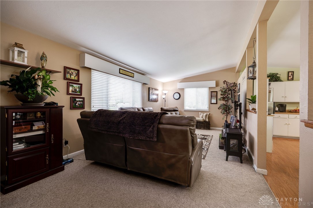1825 Ken Klare Drive, Beavercreek, Ohio image 12