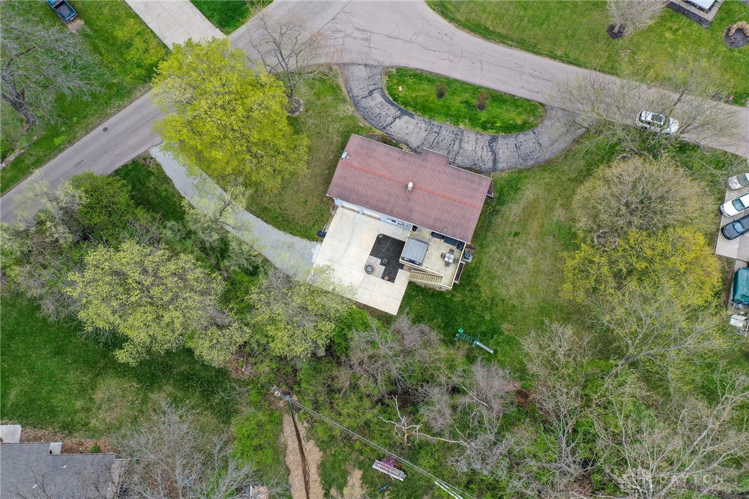1825 Ken Klare Drive, Beavercreek, Ohio image 7