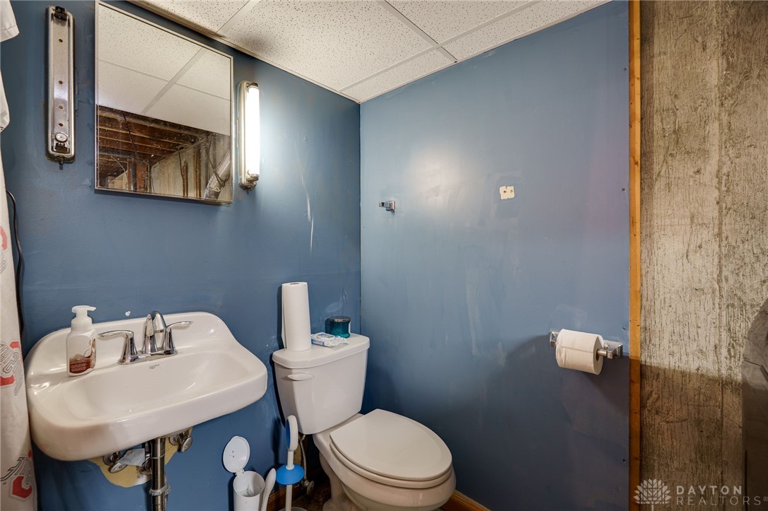 1825 Ken Klare Drive, Beavercreek, Ohio image 33