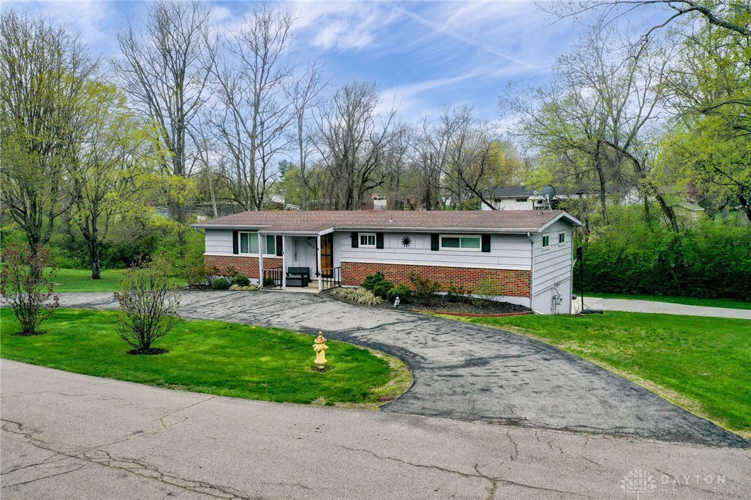 1825 Ken Klare Drive, Beavercreek, Ohio image 6