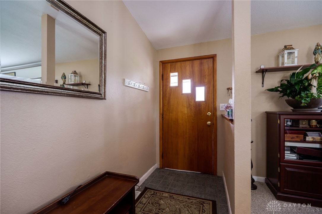 1825 Ken Klare Drive, Beavercreek, Ohio image 9