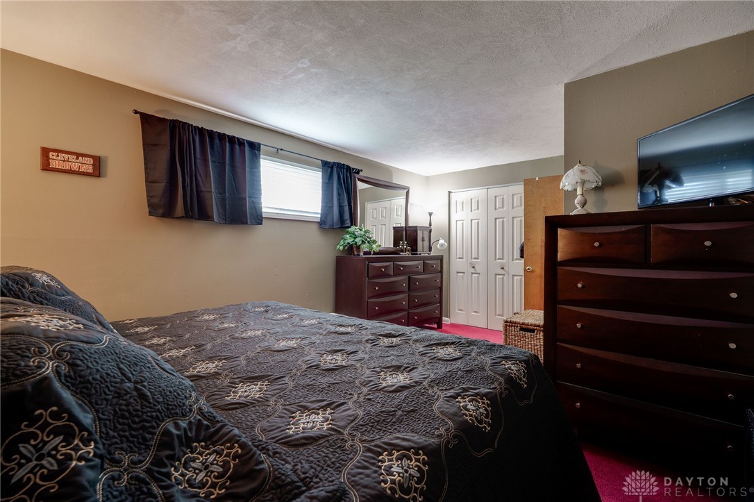 1825 Ken Klare Drive, Beavercreek, Ohio image 23