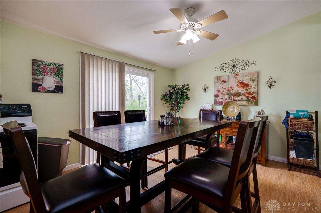1825 Ken Klare Drive, Beavercreek, Ohio image 15