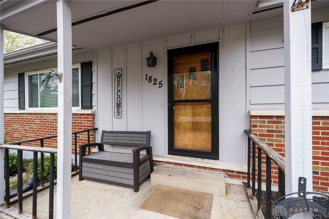 1825 Ken Klare Drive, Beavercreek, Ohio image 8