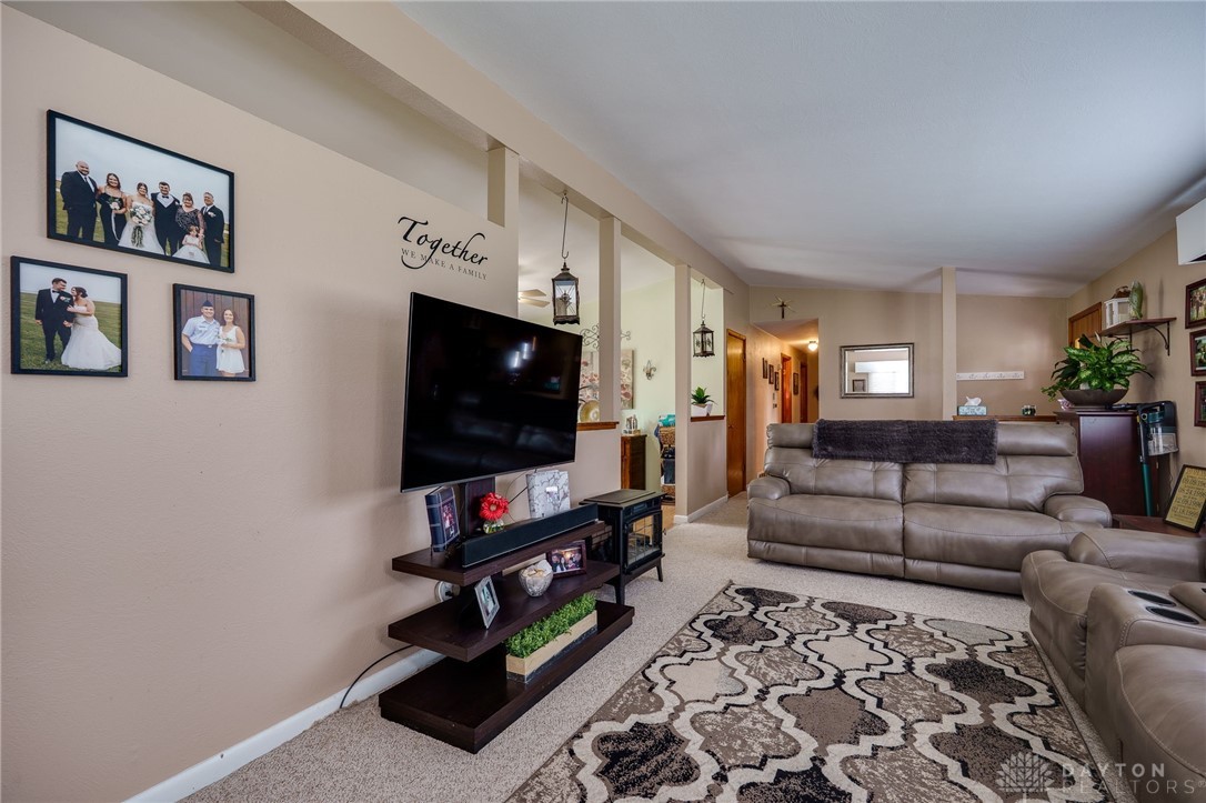 1825 Ken Klare Drive, Beavercreek, Ohio image 14