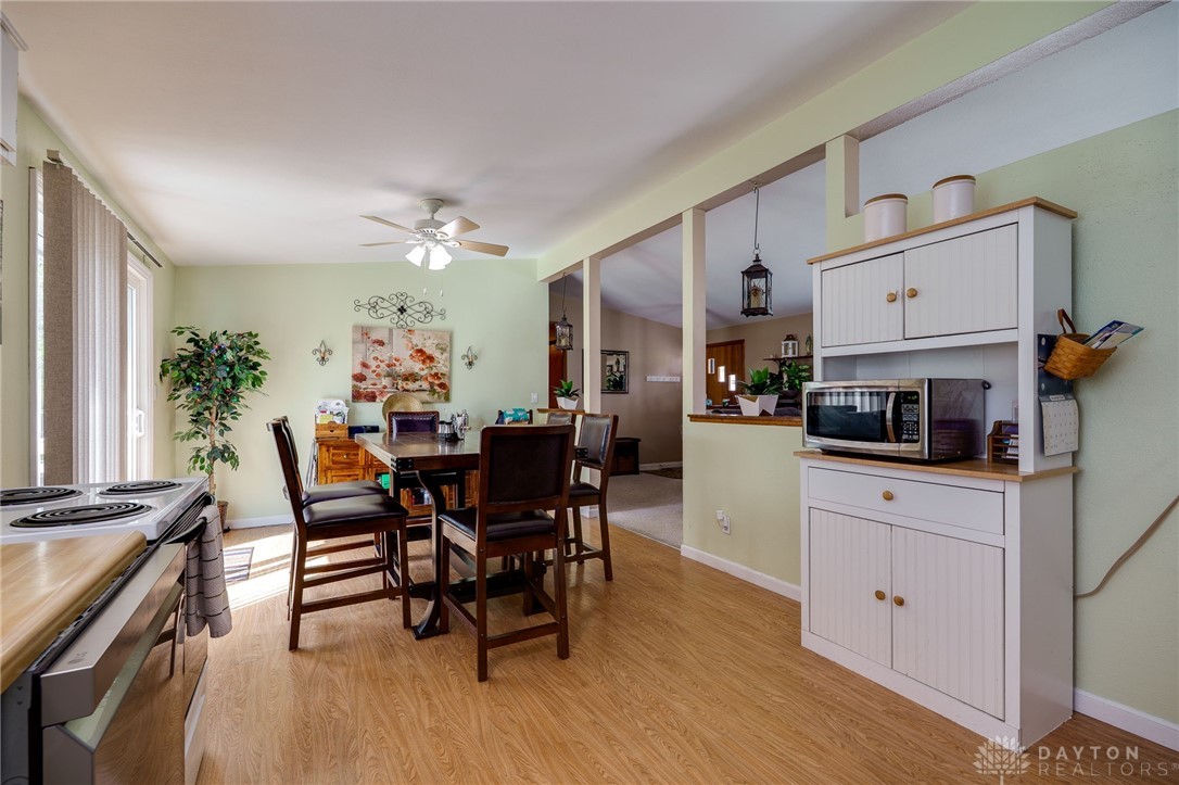 1825 Ken Klare Drive, Beavercreek, Ohio image 20