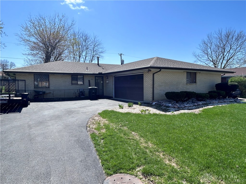 4562 College View Drive, Dayton, Ohio image 2