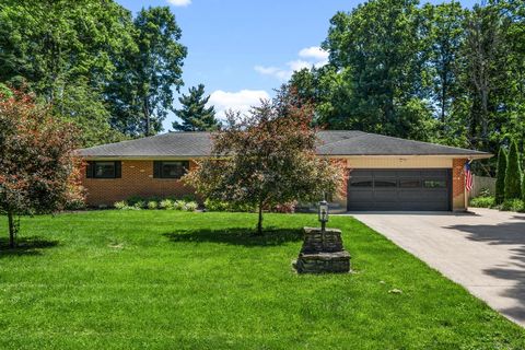 Homes For Sale - 1402 Fudge Drive<br/> Beavercreek, OH 45434