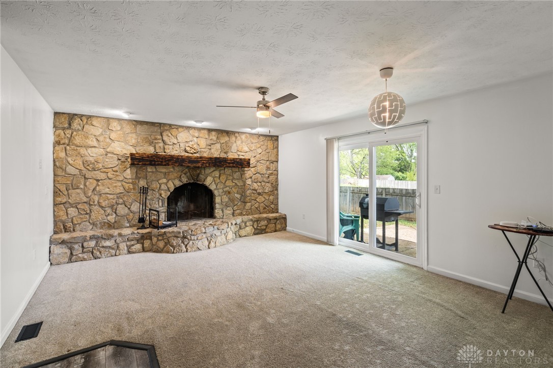 4030 Danern Drive, Beavercreek, Ohio image 32