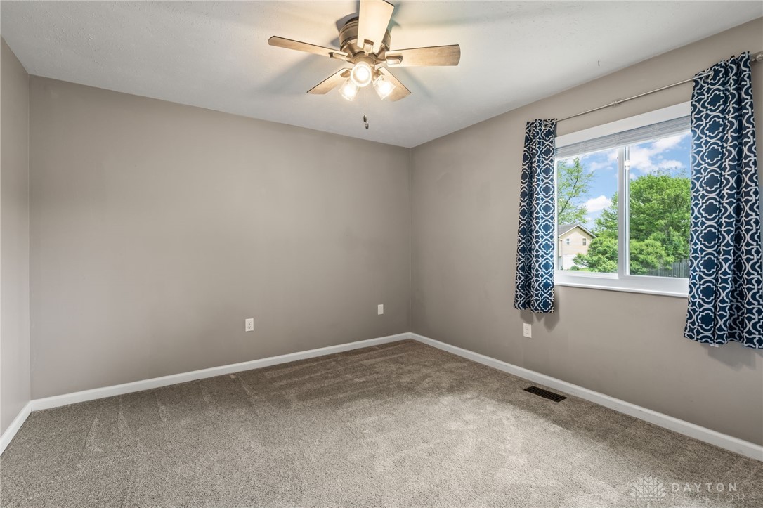 4030 Danern Drive, Beavercreek, Ohio image 15