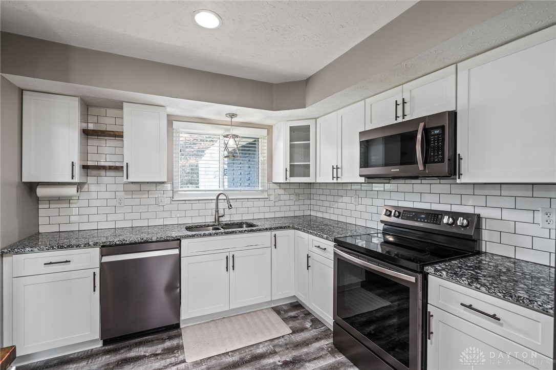 4030 Danern Drive, Beavercreek, Ohio image 28
