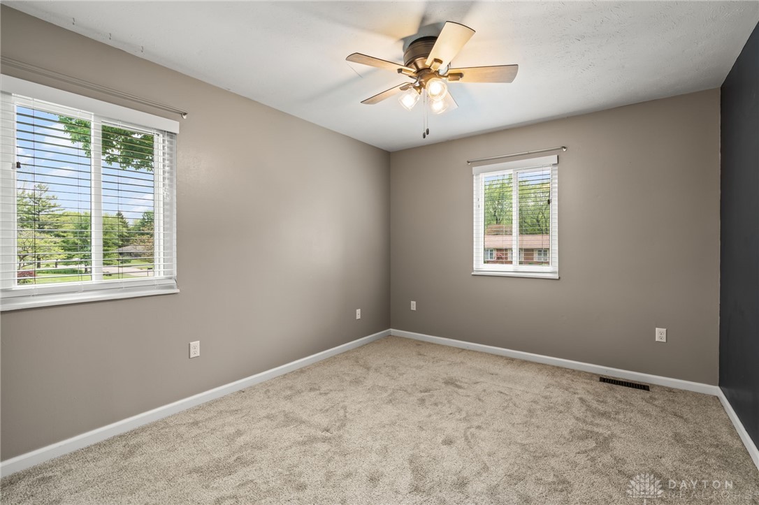 4030 Danern Drive, Beavercreek, Ohio image 17
