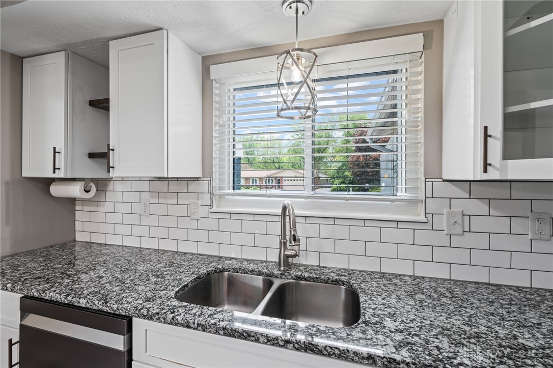 4030 Danern Drive, Beavercreek, Ohio image 29