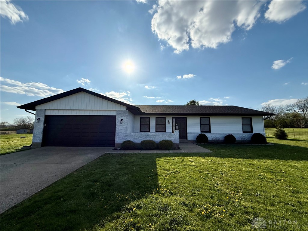 3303 Diamond Mill Road, Germantown, Ohio image 1