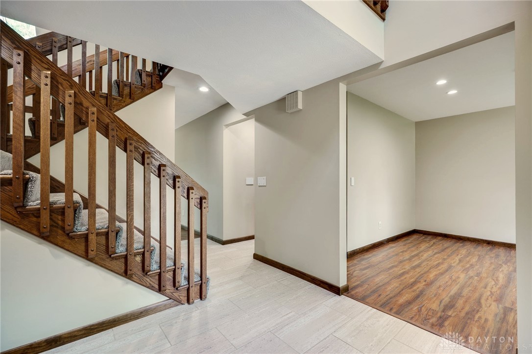 8237 Rhine Way, Dayton, Ohio image 15
