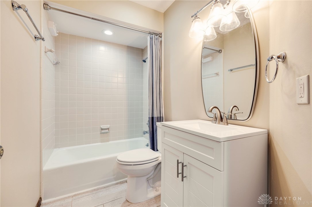 8237 Rhine Way, Dayton, Ohio image 35