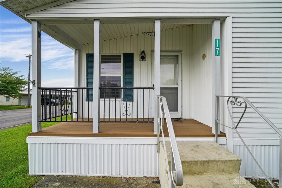 17 Sunset Dr. Dr, Springfield, Ohio image 5