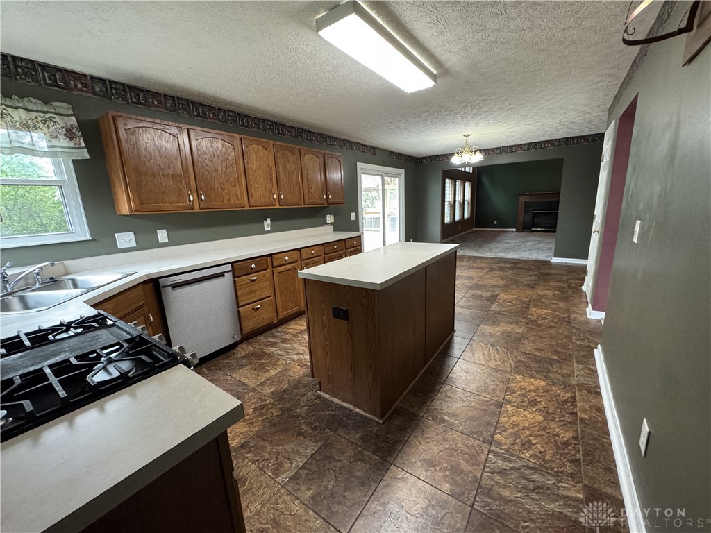1395 Brookstone Drive, Fairborn, Ohio image 8