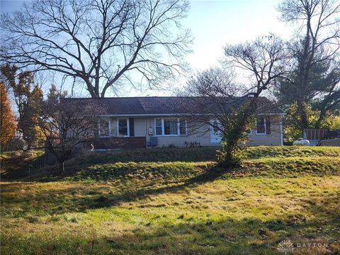 Photo of 1560 Red Oak Road, Dayton, OH 45432 (MLS # 948415)