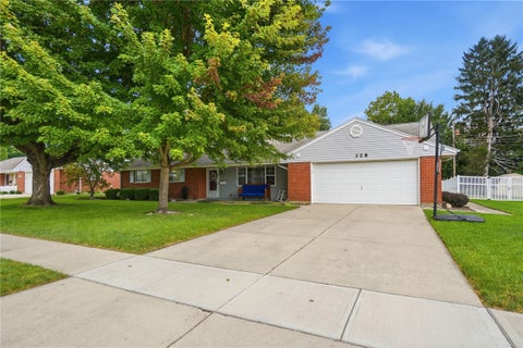 Homes For Sale - 328 Beckenham Road<br/> Englewood, OH 45322