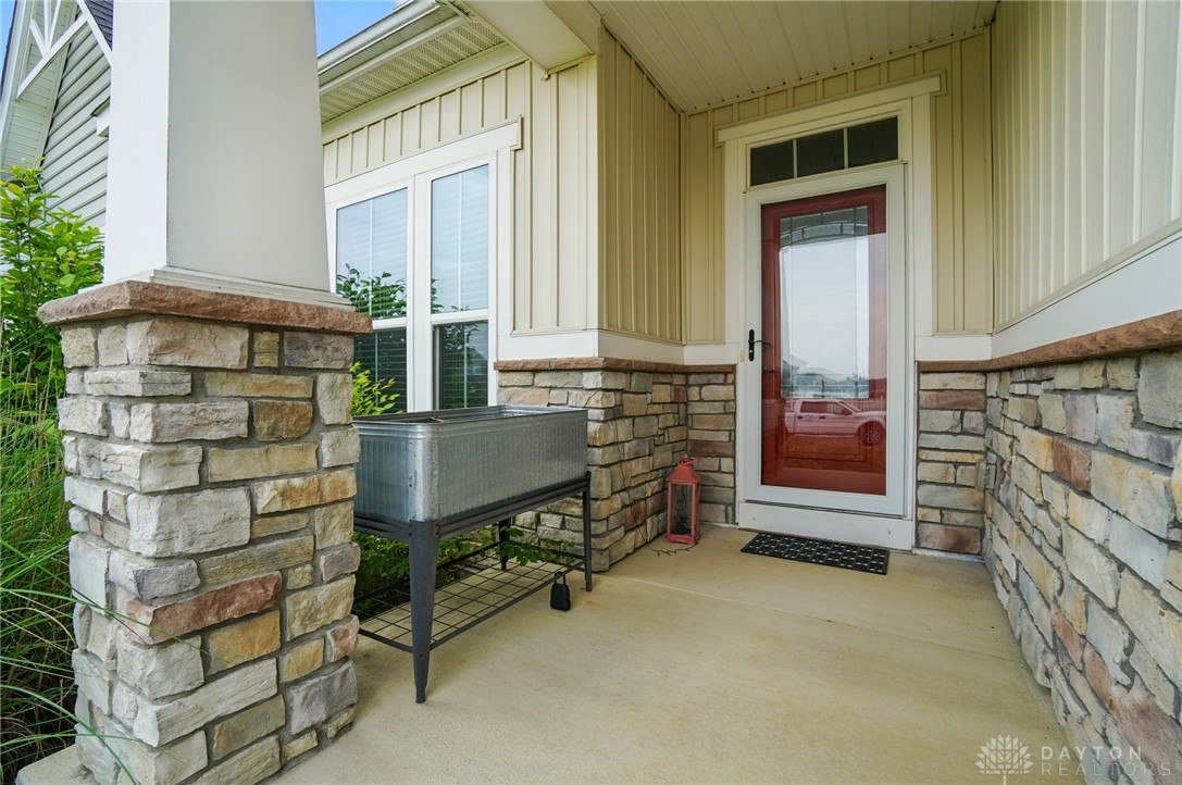 2475 Sunset Maple Drive, Tipp City, Ohio image 5