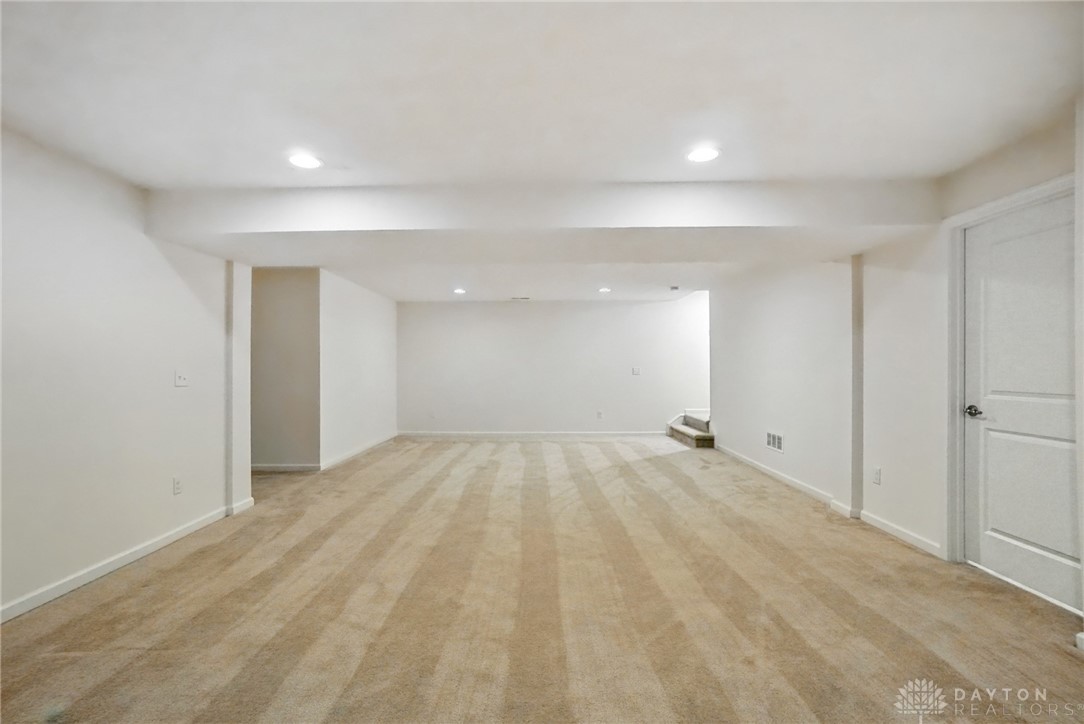 2475 Sunset Maple Drive, Tipp City, Ohio image 39