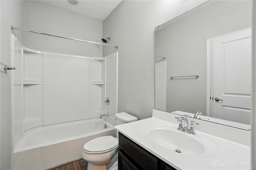 2475 Sunset Maple Drive, Tipp City, Ohio image 32