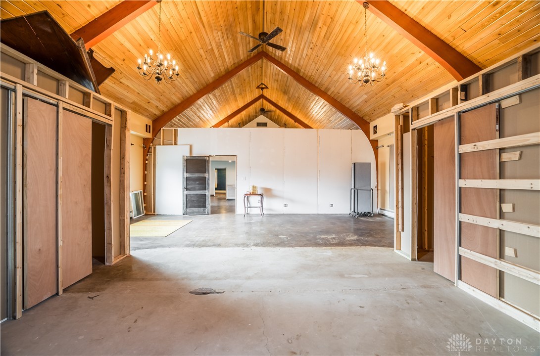 8440 N King Arthur Drive, Piqua, Ohio image 15