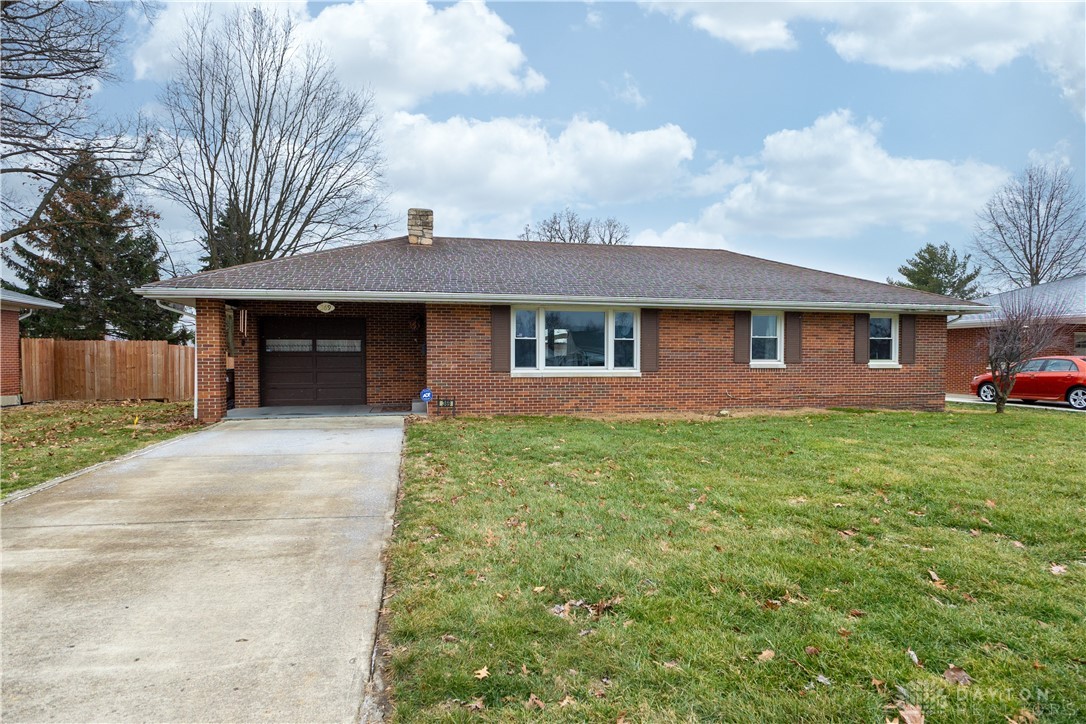 369 Country Club Drive, Xenia, Ohio image 1